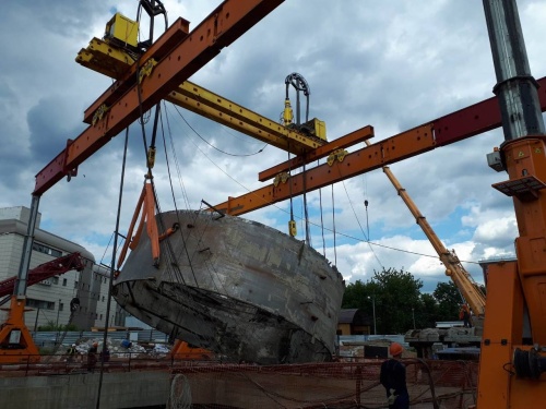 Lifting of TPMK parts from the tunnel in limited cramped conditions of the site, with subsequent transportation to the storage site