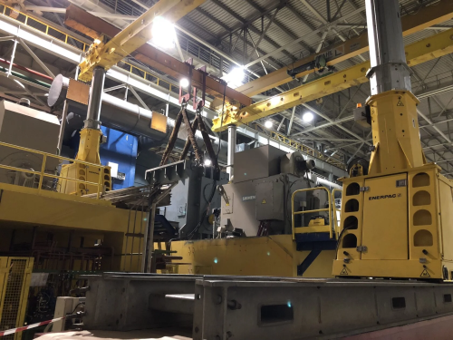 Lifting, moving, and mounting the gearbox